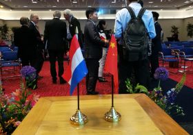 'Pas op voor Chinese investeringen in Nederland'