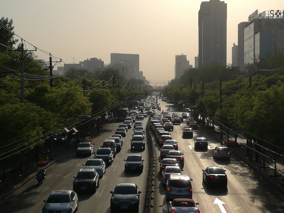 Beijing overweegt verkeer te halveren