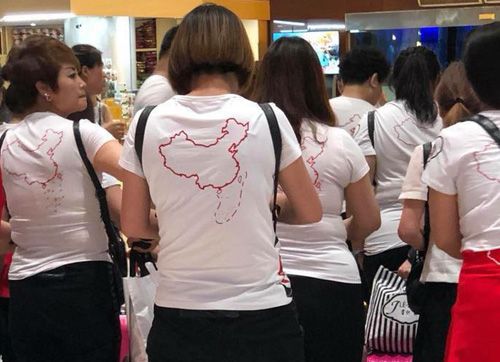 Vietnam leest Chinese toeristen de les over landkaart