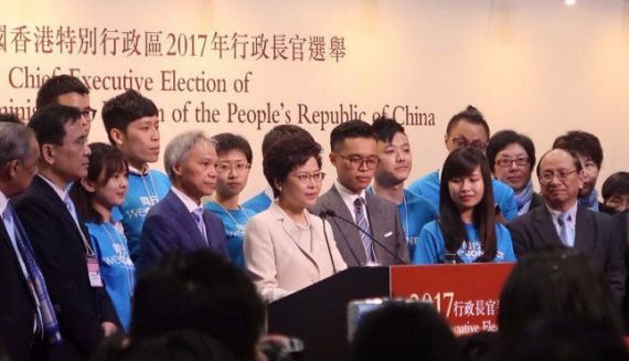 Nieuwe chief executive Carrie Lam wil kloof dichten